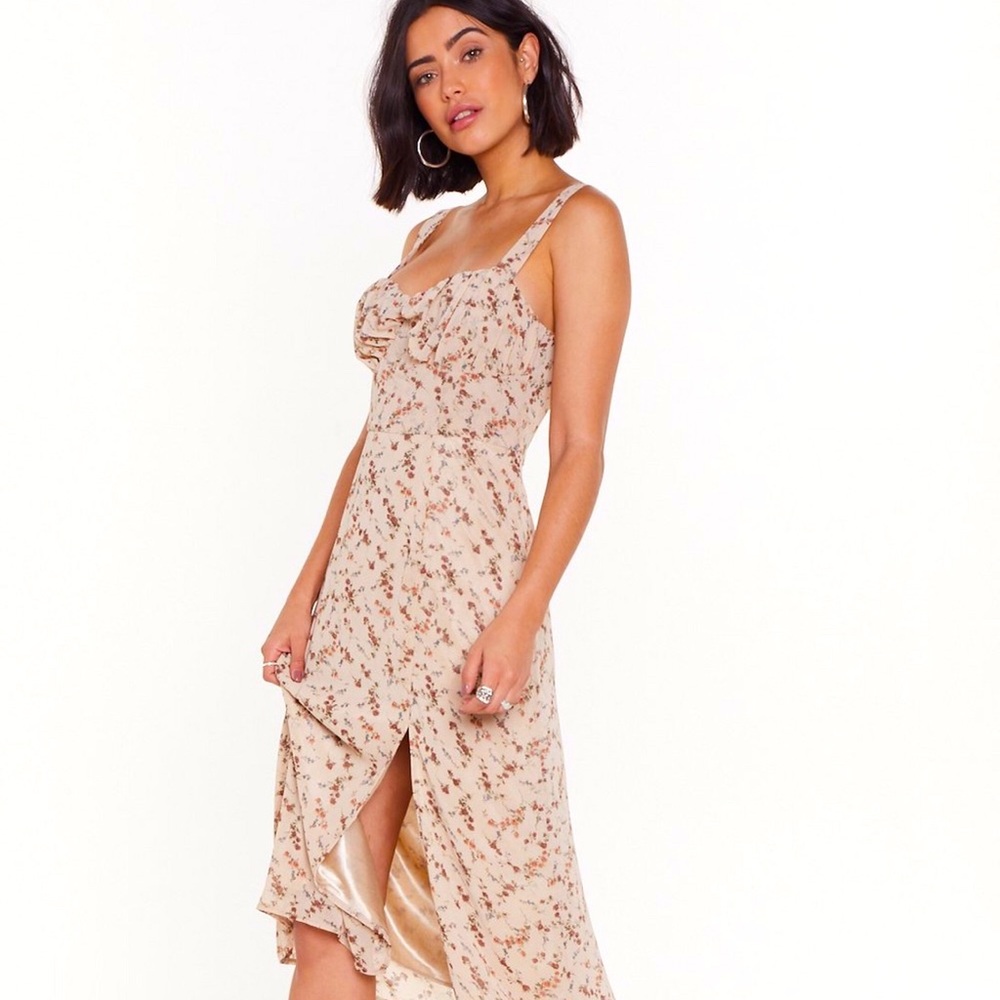 NWT floral print cupped midi dress w/ slit